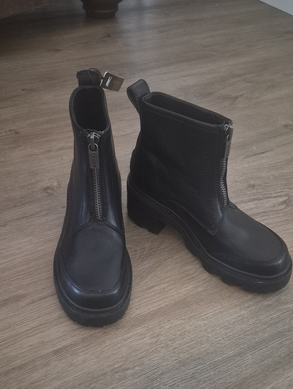 Sorel Black Front-Zip Leather Lug Ankle Boots